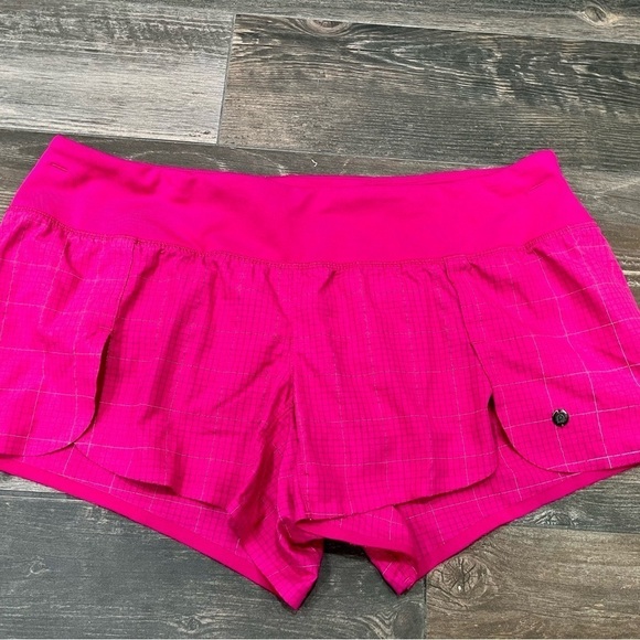 Brooks Pureproject 3.5'' Reflective Shorts Large pink plaid - Picture 2 of 11